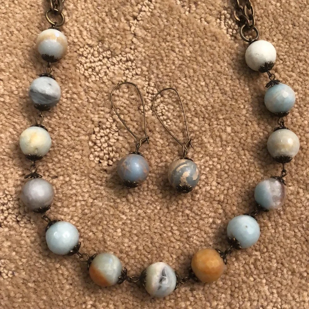 Women’s Beaded Necklace and Earring Set